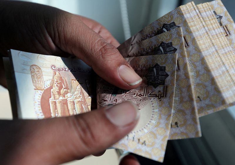 Foreign investors pour $925 million into Egypt - FX SIGNALS